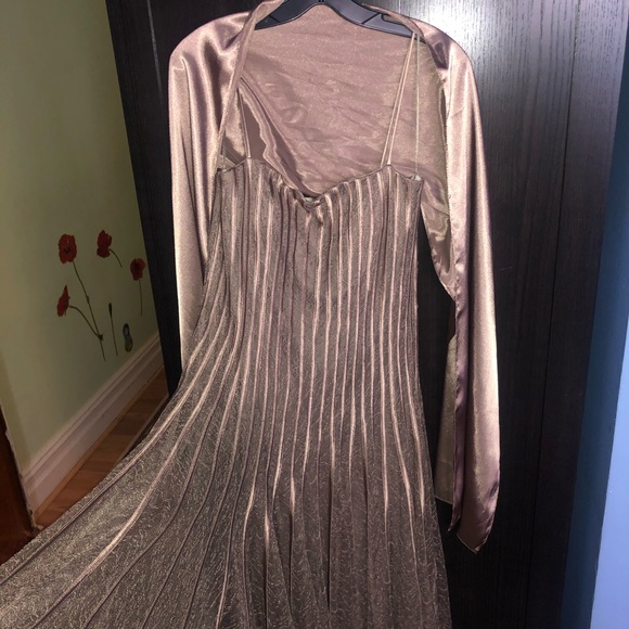 JS Collections gorgeous dress with silk scarf - Picture 2 of 3